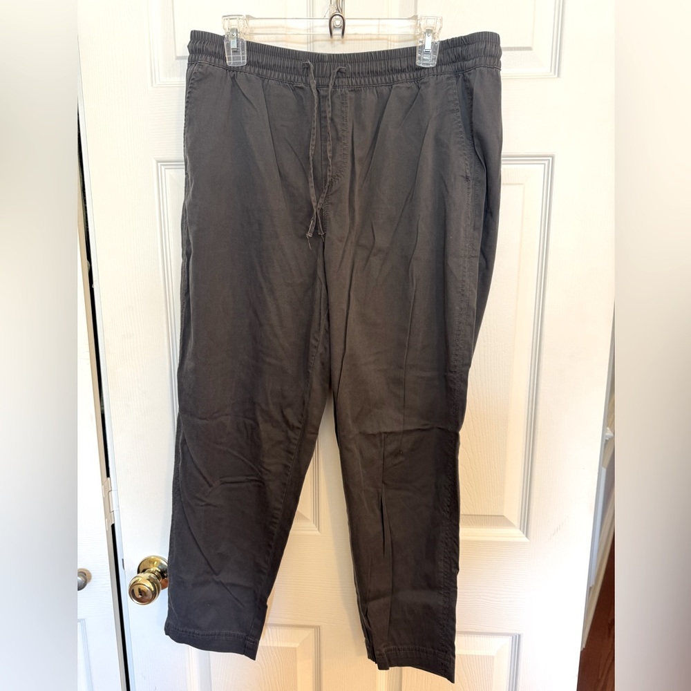 Lou & Grey Charcoal Ankle Pants
